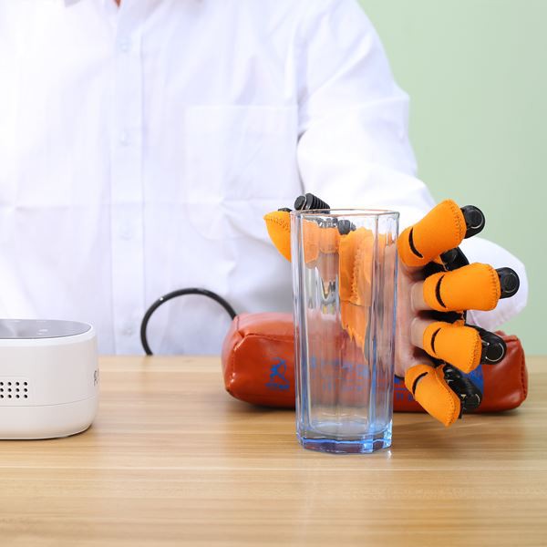 Fizikoterápiás eszköz stroke-os betegek számára