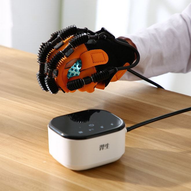 Felhasználóbarát robotkesztyű kézbénuláshoz